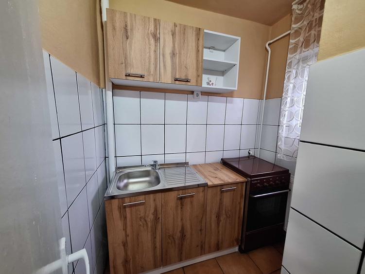 Garsonieră semidecomandată în Confecții