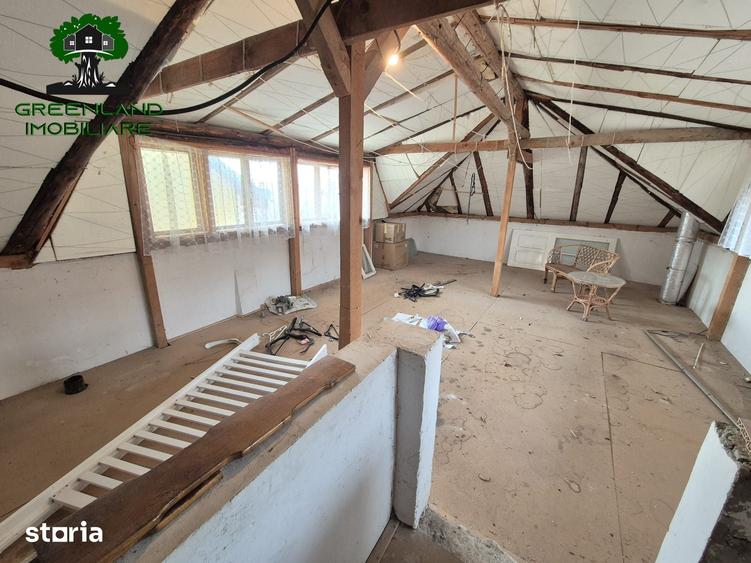 Casă cu 4 camere cu Teren 260 Mp în Podul de Fier
