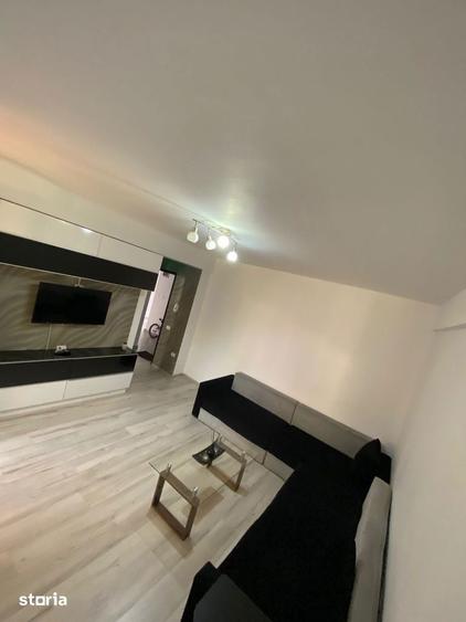 Garsoniera gata de utilizare cu balcon ?i mobilier - 1
