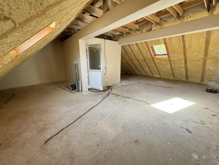 Duplex cu 6 camere cu Canalizare în Tăuți