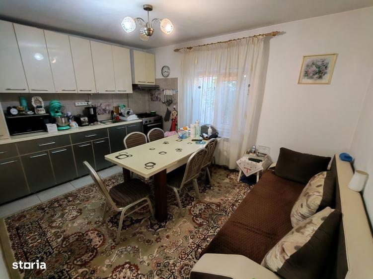 Casă cu 3 camere decomandat cu Teren 1540 Mp în Central