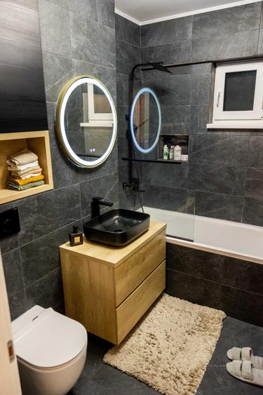 Apartament cu 2 camere decomandat în Calea București