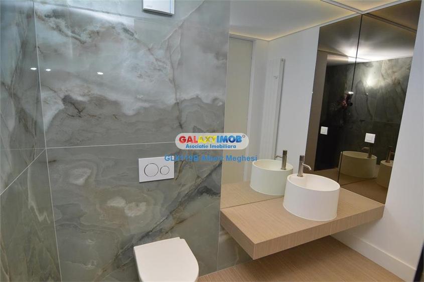 Apartament cu 3 camere semidecomandat în Ultracentral