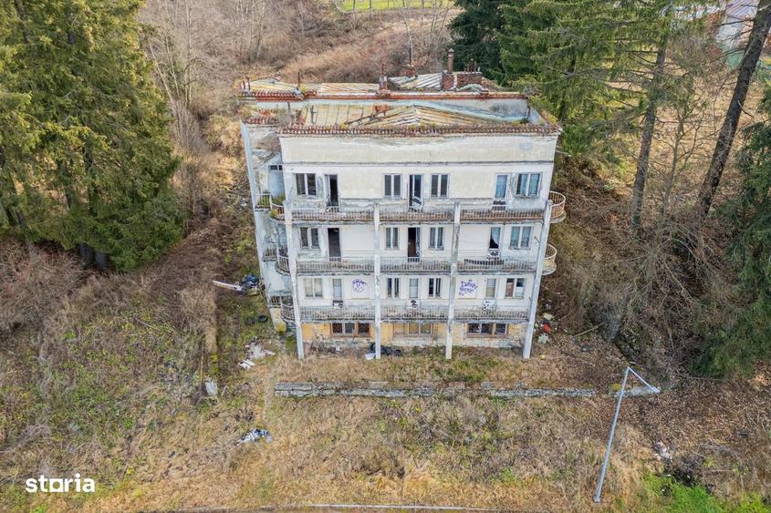 Spațiu comercial, de 936 mp, în Piața