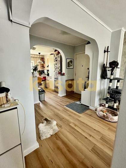 Apartament cu 4 camere decomandat în Aviației