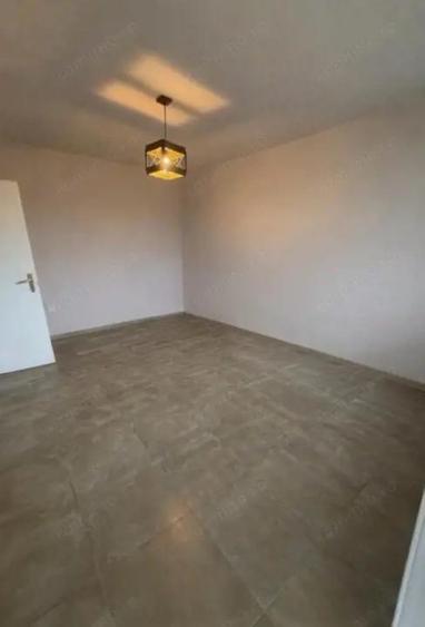 Apartament cu 2 camere decomandat, mobilat în Calea București