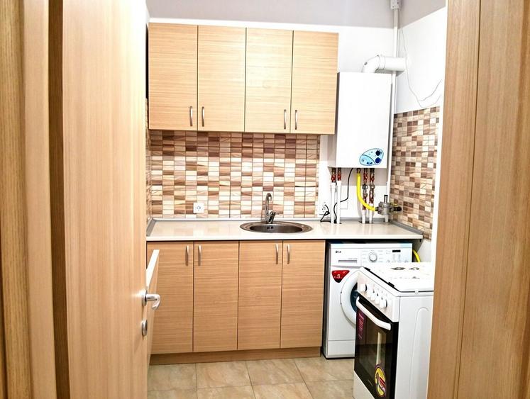 Apartament cu 2 camere decomandat, mobilat în Victoriei
