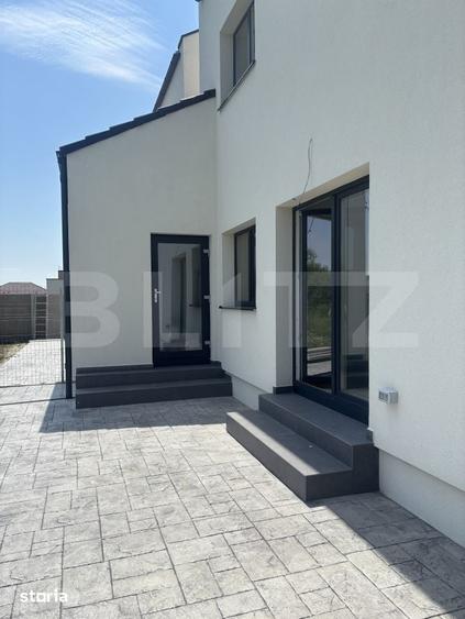 Casă cu 4 camere cu Teren 300 Mp în Ghiroda
