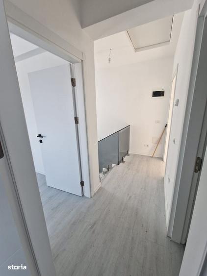 Casă cu 4 camere în Ostratu