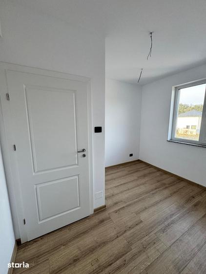 Casă cu 4 camere cu Teren 250 Mp în Central