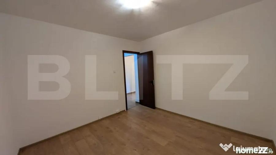 Spațiu comercial, de 70 mp, în Micro 11