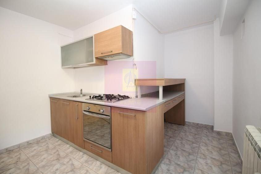 Apartament cu 3 camere de vânzare Decebal adiacent - 2