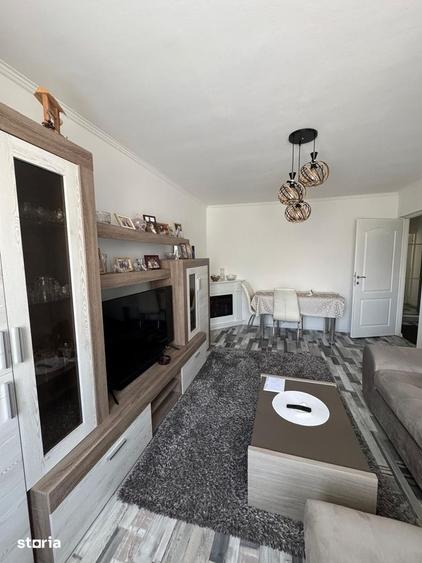 Apartament cu 3 camere în Traian