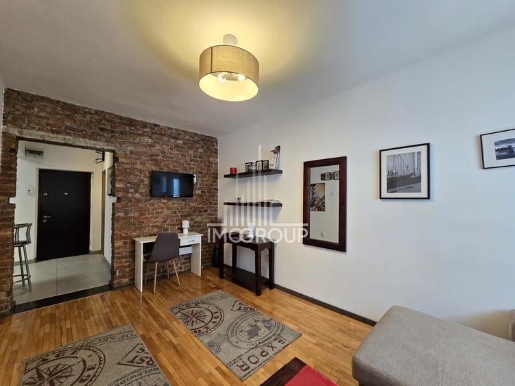 Apartament cu 2 camere semidecomandat, mobilat în Semicentral
