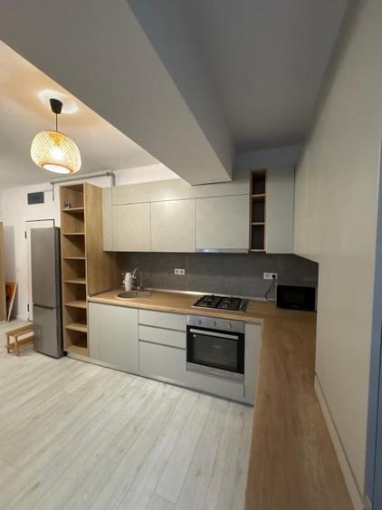 Apartament cu 2 camere semidecomandat, mobilat în Torontalului