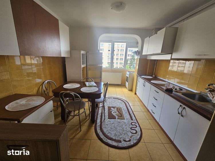 Apartament cu 3 camere decomandat în Centrul Civic