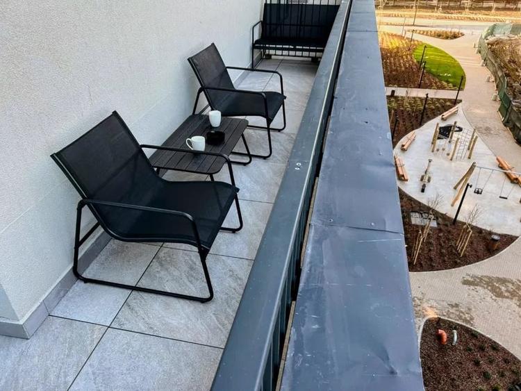 Apartament cu 2 camere decomandat, mobilat în Baza 3