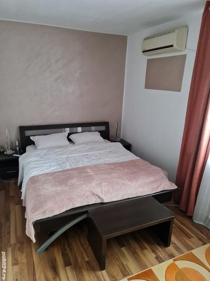 Apartament cu 4 camere decomandat în Tractorul
