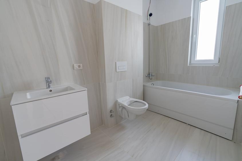 Apartament cu 3 camere decomandat în Aradului