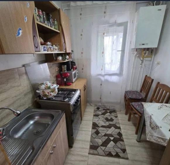 Apartament cu 2 camere decomandat, mobilat în Galata