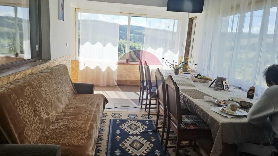 Casă individuală cu 5 camere cu Teren 3641 Mp în Mestecăniș