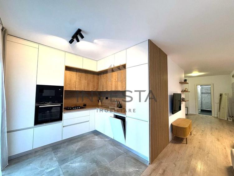 Apartament cu 3 camere semidecomandat, mobilat în Zorilor