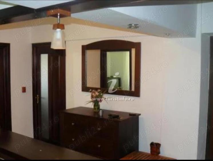 Apartament cu 3 camere decomandat în Slănic-Moldova