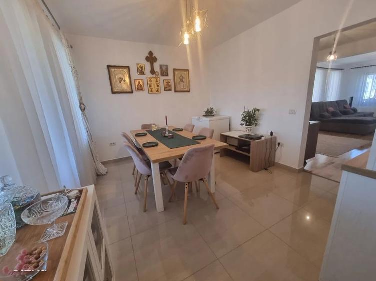 Casă individuală cu 4 camere cu Teren 500 Mp în Moara Nica