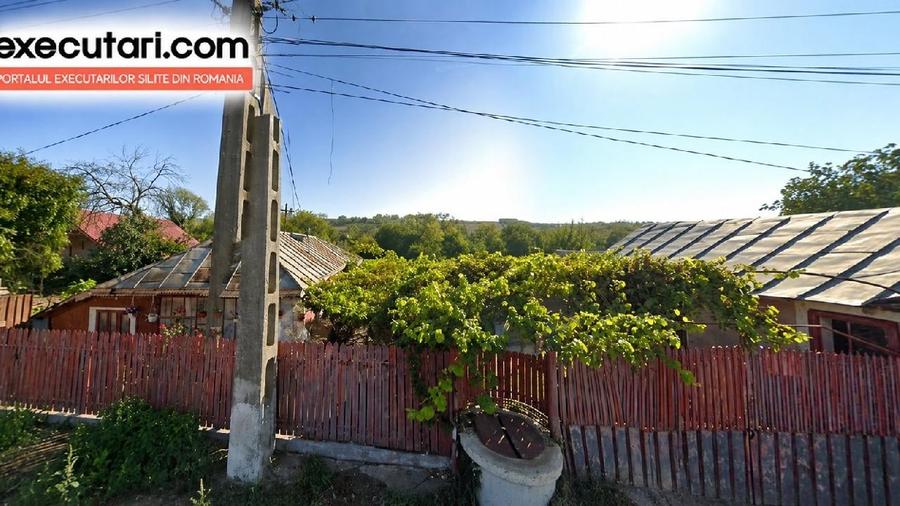 Casă individuală cu 4 camere cu Teren 3400 Mp în Buciumeni