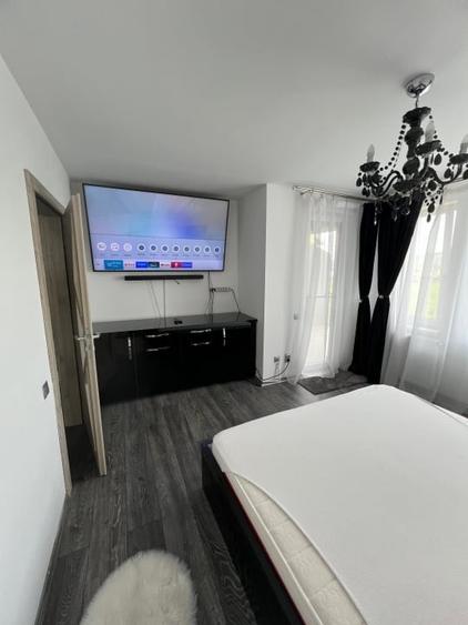 Duplex cu 4 camere cu Canalizare în Florești