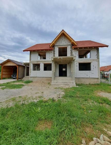 Casă cu 3 camere în Sântămăria-Orlea