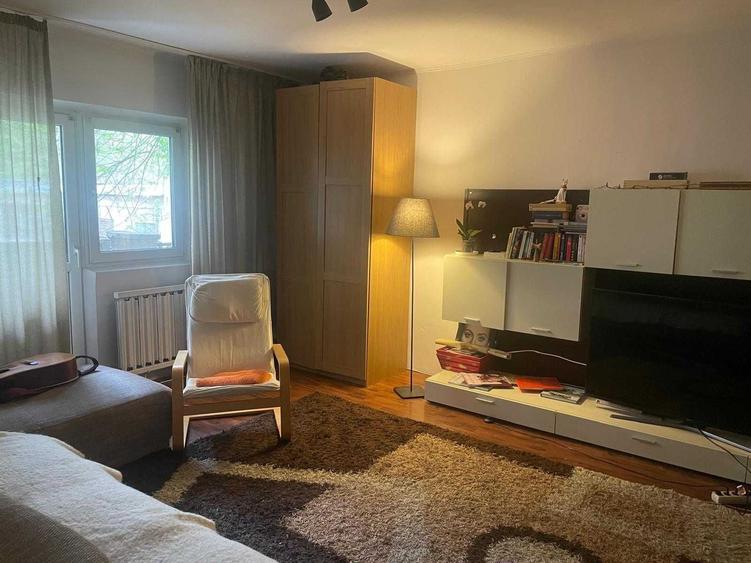 Apartament cu 4 camere decomandat în 13 Septembrie