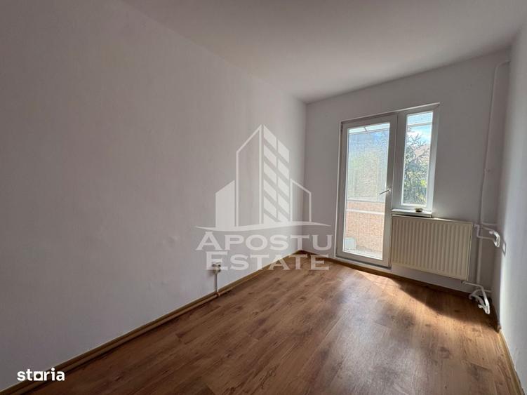 Apartament cu 2 camere semidecomandat în P-ța Unirii