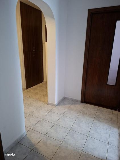 Apartament cu 2 camere decomandat în Exterior Vest