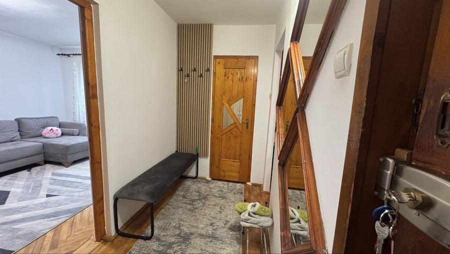 Apartament cu 3 camere nedecomandat în Grigorescu