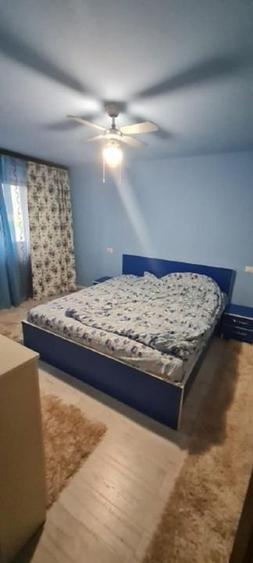 Apartament cu 3 camere semidecomandat în Cetate