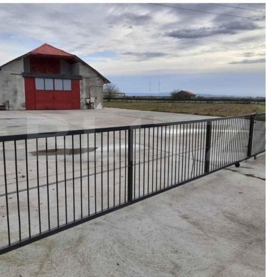 Spațiu industrial, de 1,200 mp, în Botiz