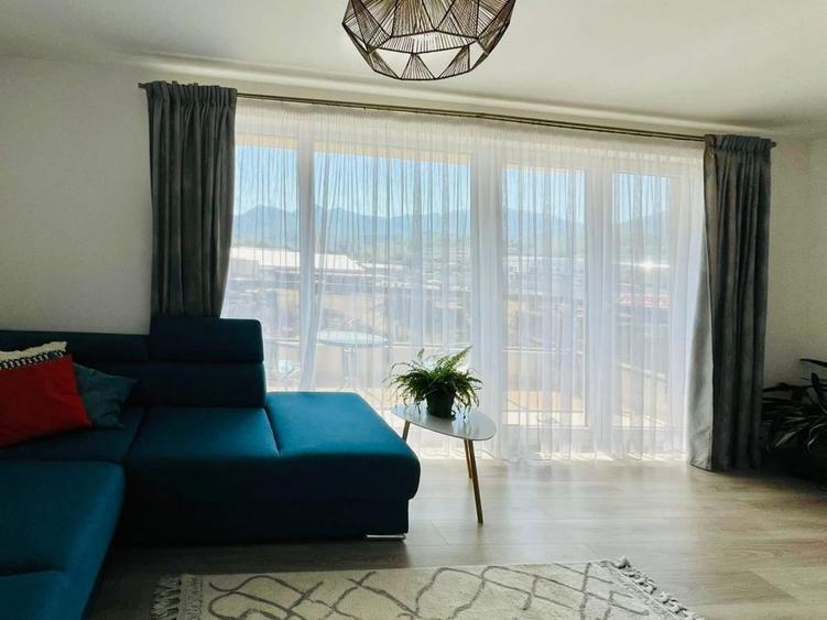 Apartament cu 3 camere decomandat în Sud