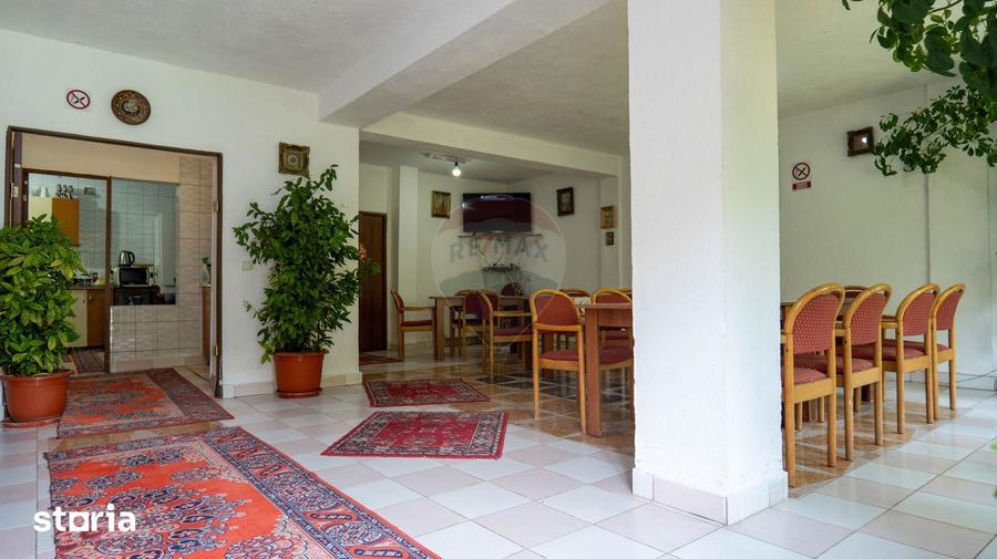 Casă cu Teren 1348 Mp în Dăești
