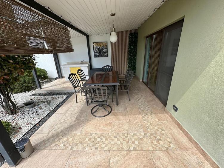 Duplex cu 5 camere cu Canalizare în Aradului