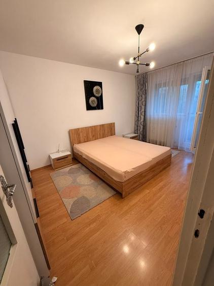 Apartament cu 3 camere decomandat în Rogerius