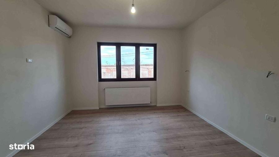 Casă cu 4 camere în Decebal