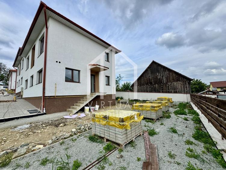 Duplex cu 4 camere cu Canalizare în Șura Mică