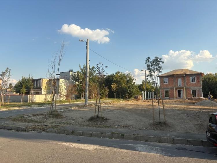 Casă individuală cu 5 camere cu Canalizare în Tei