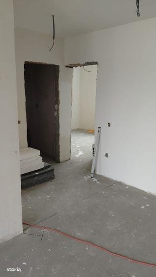 Casă cu 4 camere cu Teren 450 Mp în Malu Mare