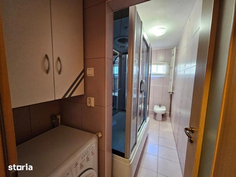 Apartament cu 3 camere decomandat în Centrul Civic
