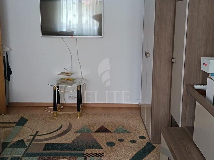 Apartament cu 3 camere decomandat, mobilat în Plopilor