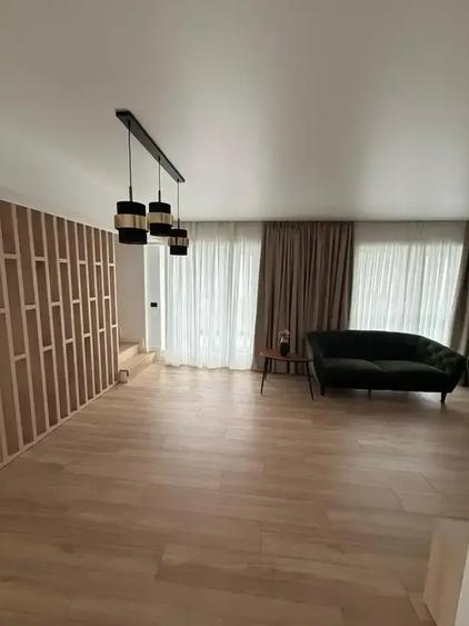 Penthouse cu 3 camere decomandat, mobilat în Berceni