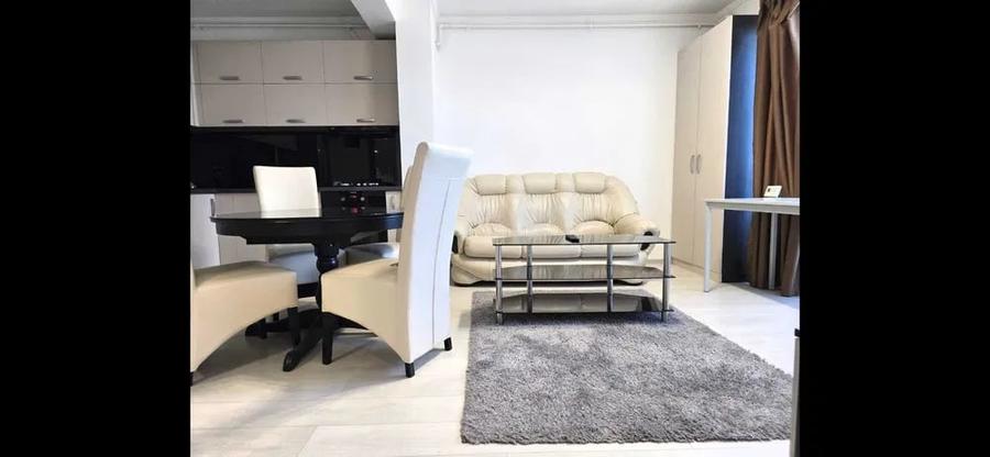 Apartament cu 2 camere decomandat, mobilat în Europa