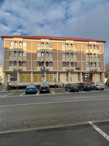 Apartament cu 4 camere în Central